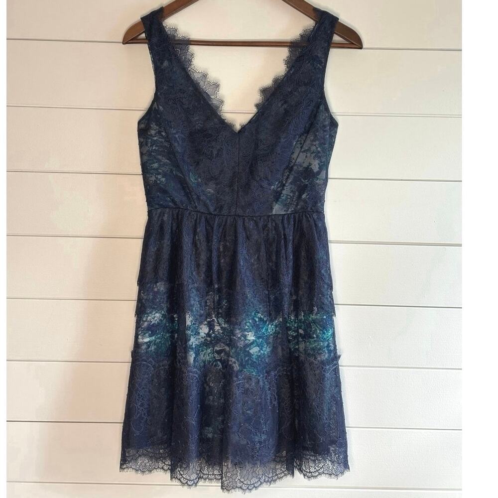 BCBGMaxazria Lace Overlay V-Neck Sleeveless Mini Dress| Pattern Lining | Size 2